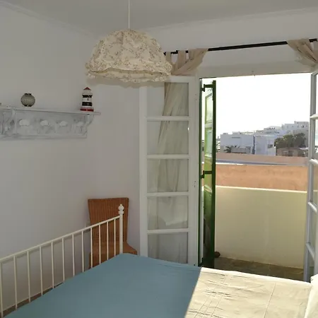 Teresa Spiti * Adamantas (Milos)